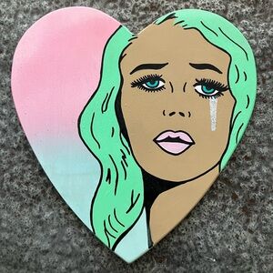 Heart-Shaped Pop Art Wall Decor